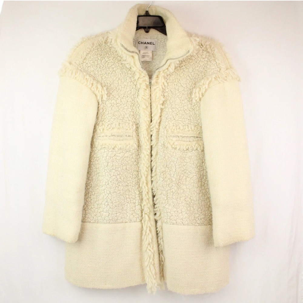 #SOLD# CHANEL Cream Tweed & Faux Shearling Full Zip Overcoat - FR 36